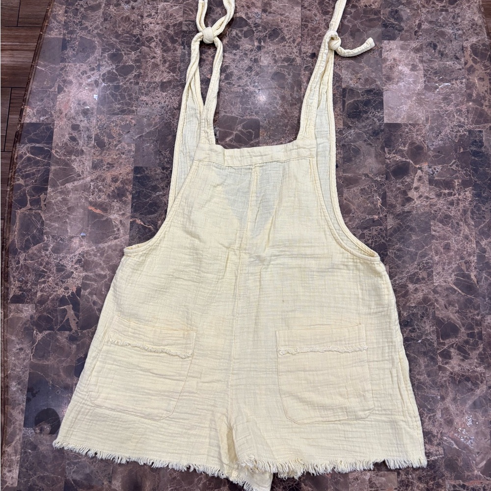 Pale Yellow Sleeveless Romper with Pockets